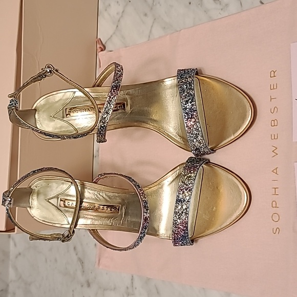 Sophia Webster's luxury sandals - Picture 3 of 9